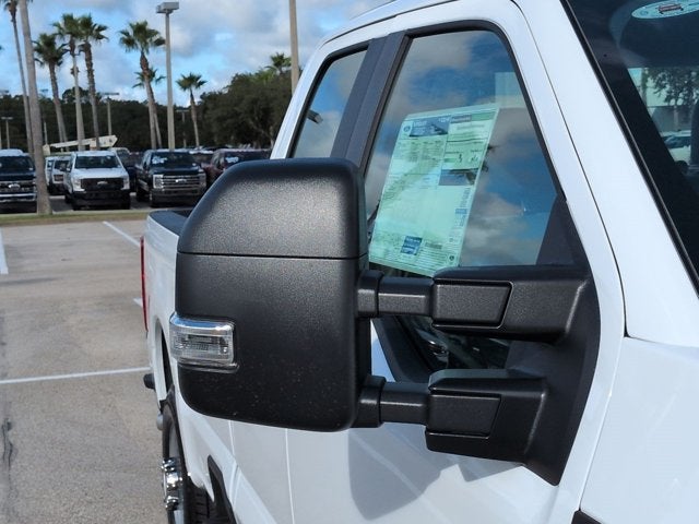 2027 Ford Super Duty F-350 SRW XL
