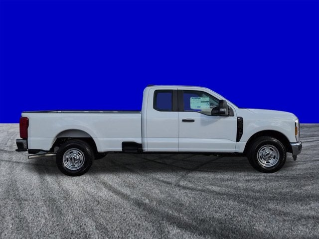 2027 Ford Super Duty F-350 SRW XL