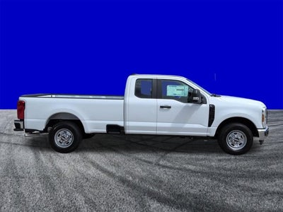 2027 Ford Super Duty F-350 SRW XL