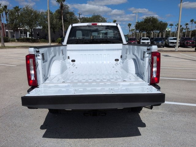 2027 Ford Super Duty F-350 SRW XL