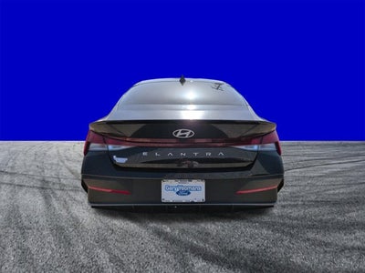 2025 Hyundai Elantra SEL Sport