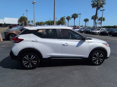 2020 Nissan Kicks SR