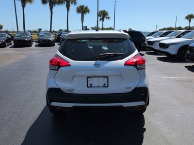 2020 Nissan Kicks SR