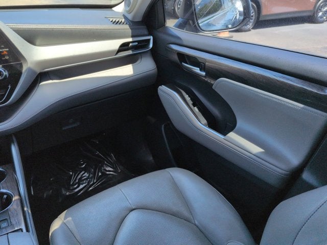 2021 Toyota Highlander Hybrid Platinum