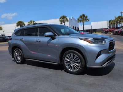 2021 Toyota Highlander Hybrid Platinum
