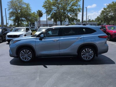 2021 Toyota Highlander Hybrid Platinum
