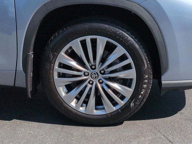 2024 Toyota Highlander Platinum