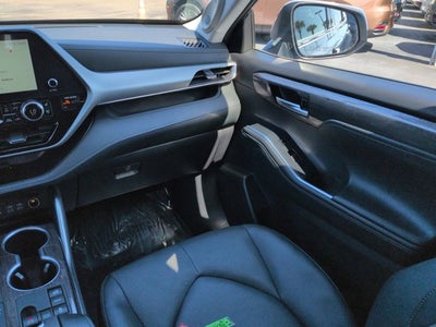 2024 Toyota Highlander Platinum