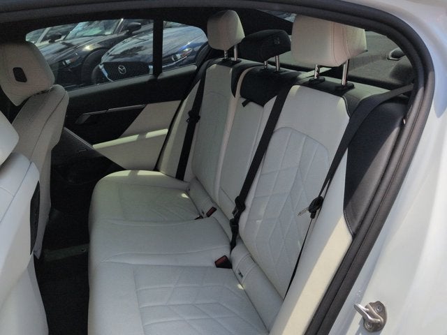 2024 BMW 5 Series 530i