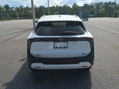 2025 Nissan Kicks SR