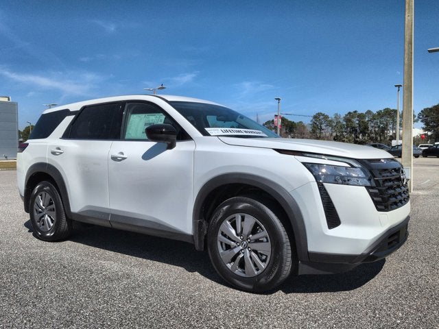 2026 Nissan Pathfinder S