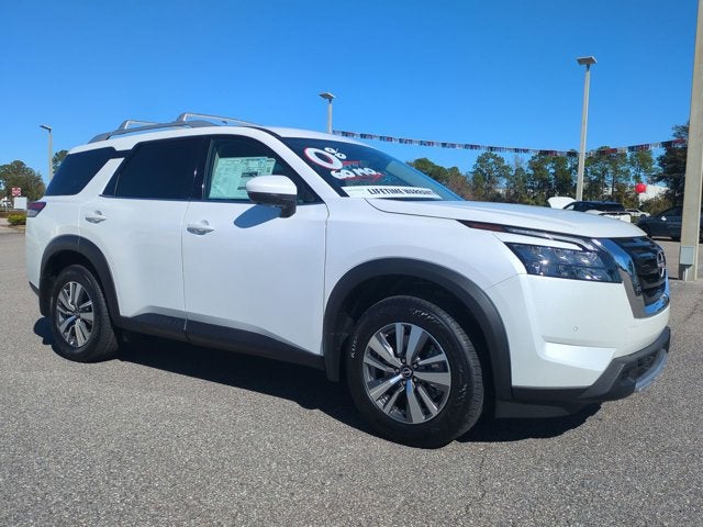 2025 Nissan Pathfinder SL