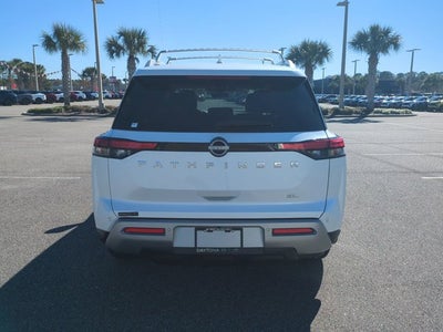 2025 Nissan Pathfinder SL