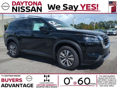 2025 Nissan Pathfinder SL