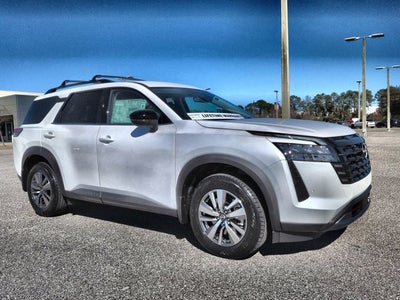 2026 Nissan Pathfinder SL