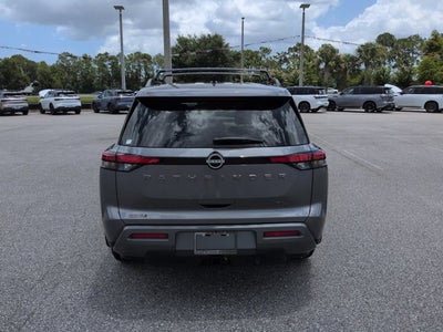 2026 Nissan Pathfinder SL
