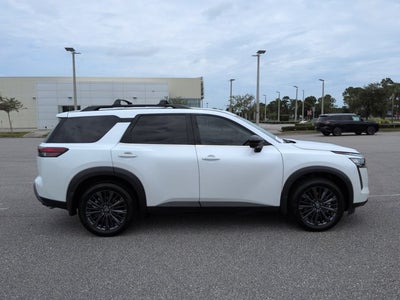 2026 Nissan Pathfinder SL