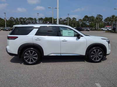 2026 Nissan Pathfinder Platinum
