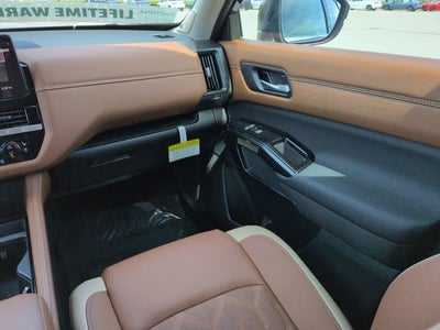 2026 Nissan Pathfinder Platinum