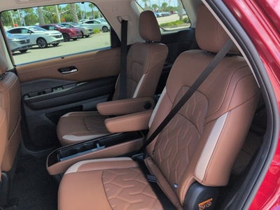 2026 Nissan Pathfinder Platinum