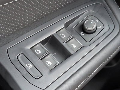 2025 Volkswagen Atlas Cross Sport 2.0T SEL Premium R-Line