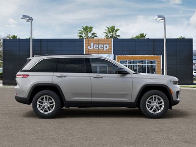 2026 Jeep Grand Cherokee Laredo