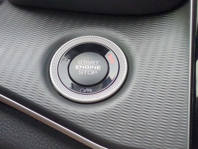 2025 Jeep Grand Cherokee Base