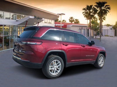 2025 Jeep Grand Cherokee Base