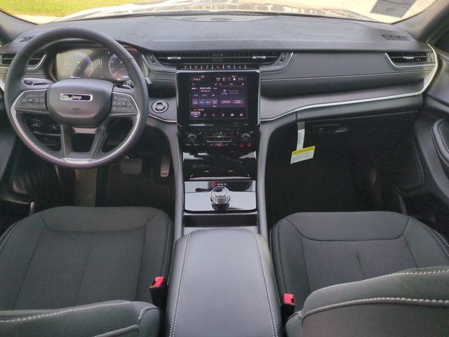 2025 Jeep Grand Cherokee Base