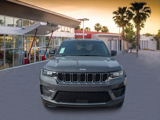 2025 Jeep Grand Cherokee Base