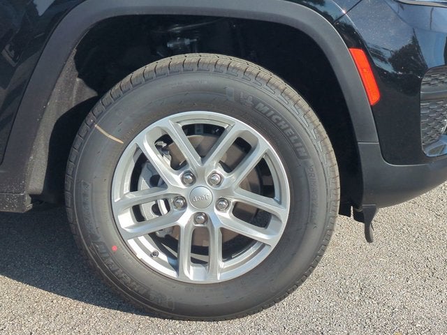 2025 Jeep Grand Cherokee Base