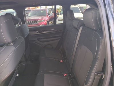 2025 Jeep Grand Cherokee Base