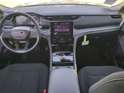 2025 Jeep Grand Cherokee Base