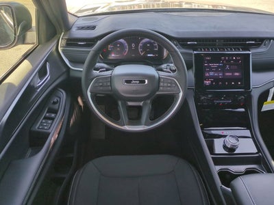 2025 Jeep Grand Cherokee Base