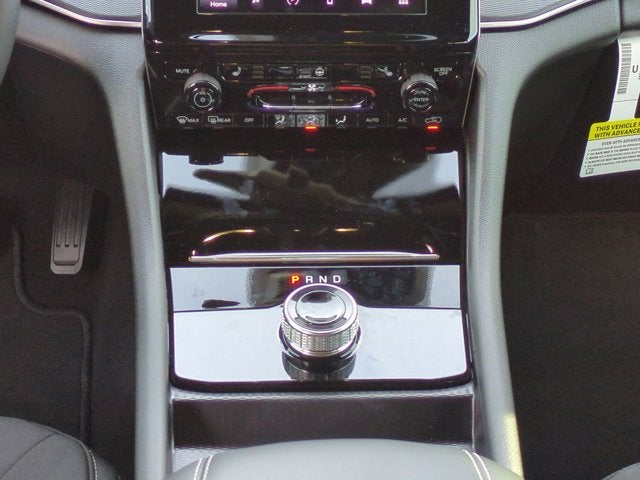 2025 Jeep Grand Cherokee Base