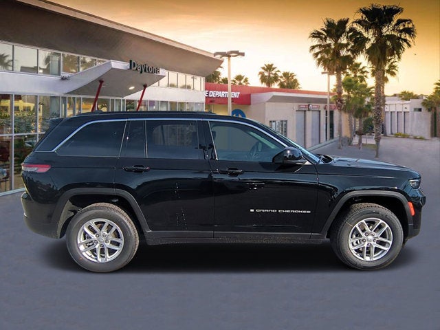 2025 Jeep Grand Cherokee Base