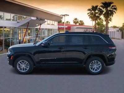 2025 Jeep Grand Cherokee Base
