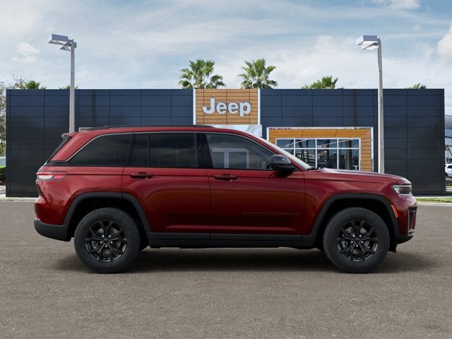 2026 Jeep Grand Cherokee Laredo Altitude