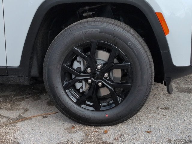 2026 Jeep Grand Cherokee Laredo Altitude