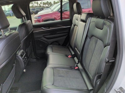 2026 Jeep Grand Cherokee Laredo Altitude