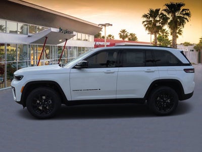 2026 Jeep Grand Cherokee Laredo Altitude