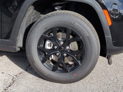 2026 Jeep Grand Cherokee Laredo Altitude