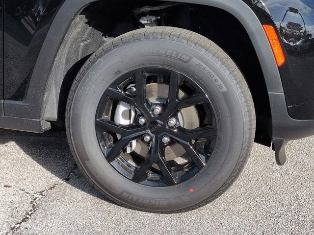 2026 Jeep Grand Cherokee Laredo Altitude