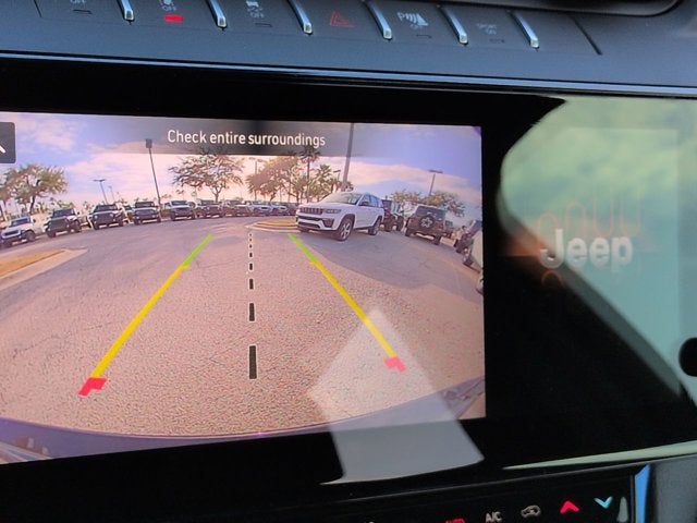 2026 Jeep Grand Cherokee Laredo Altitude