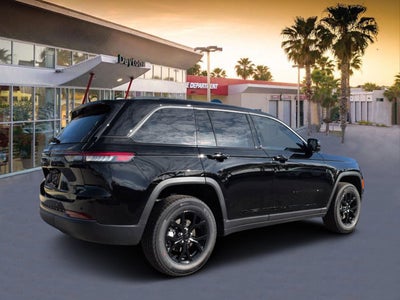 2026 Jeep Grand Cherokee Laredo Altitude