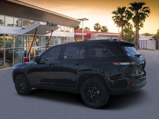 2026 Jeep Grand Cherokee Laredo Altitude