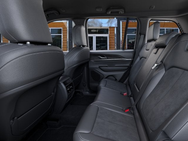 2027 Jeep Grand Cherokee Altitude