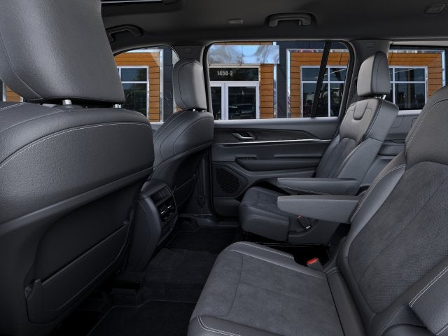 2027 Jeep Grand Cherokee L Base