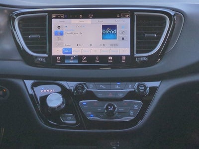 2026 Chrysler Voyager LX