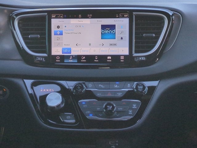 2026 Chrysler Voyager LX